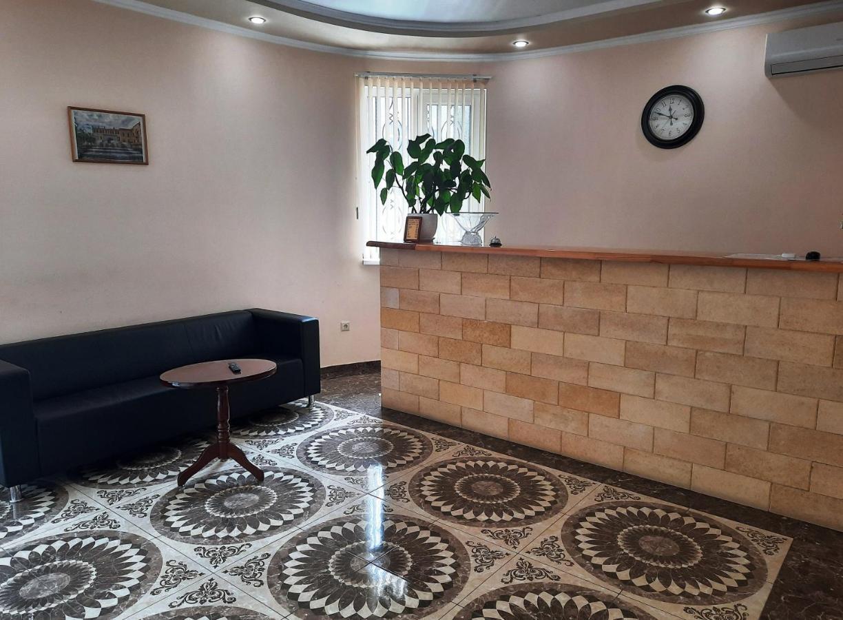 Отель На Садовой Sukhumi Ngoại thất bức ảnh